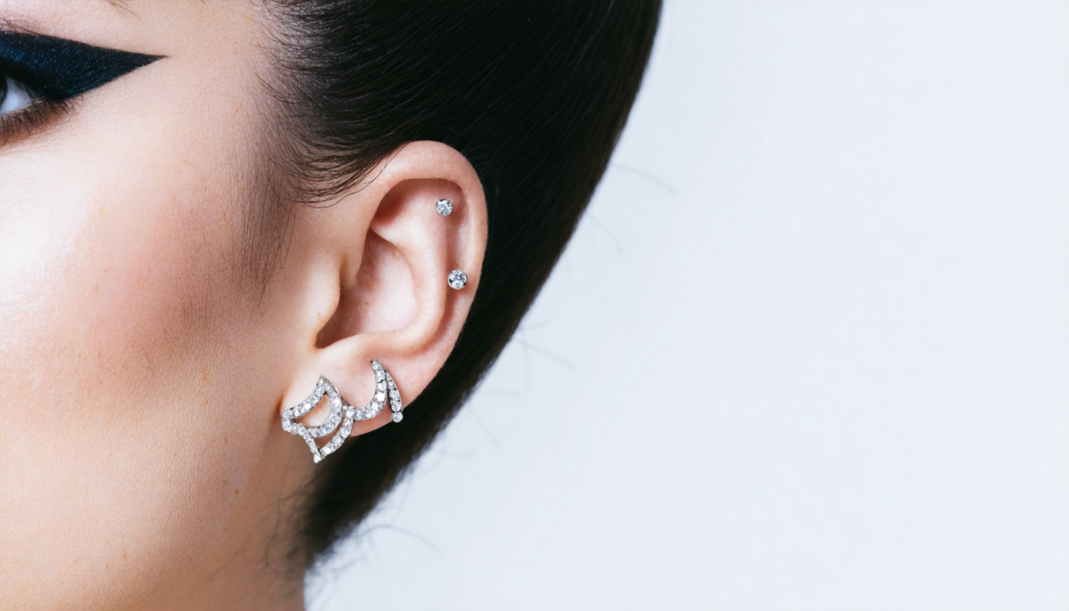 explorez notre collection de piercings daith chez mystic piercings et trouvez le bijou parfait qui reflète votre style unique. qualité et tendances garanties !